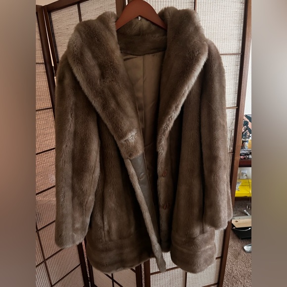 Tissavel France vintage European light brown faux fur coat - Picture 5 of 8